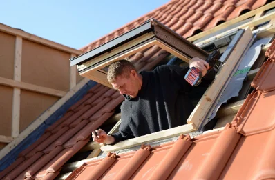 Pose de fenêtres de toit Velux à Strazeele